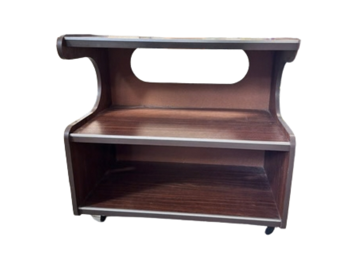 Meuble TV à roulettes en bois foncé