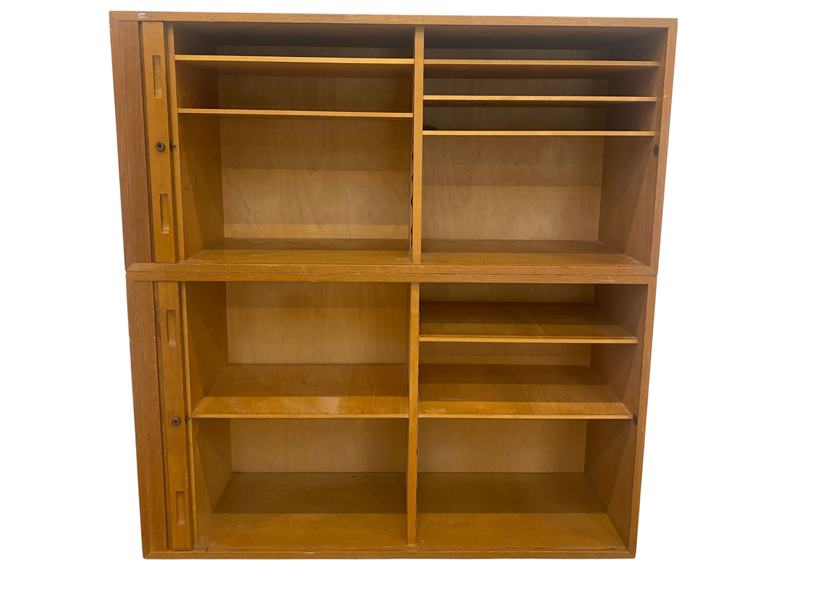 Meuble trieur en bois à casiers