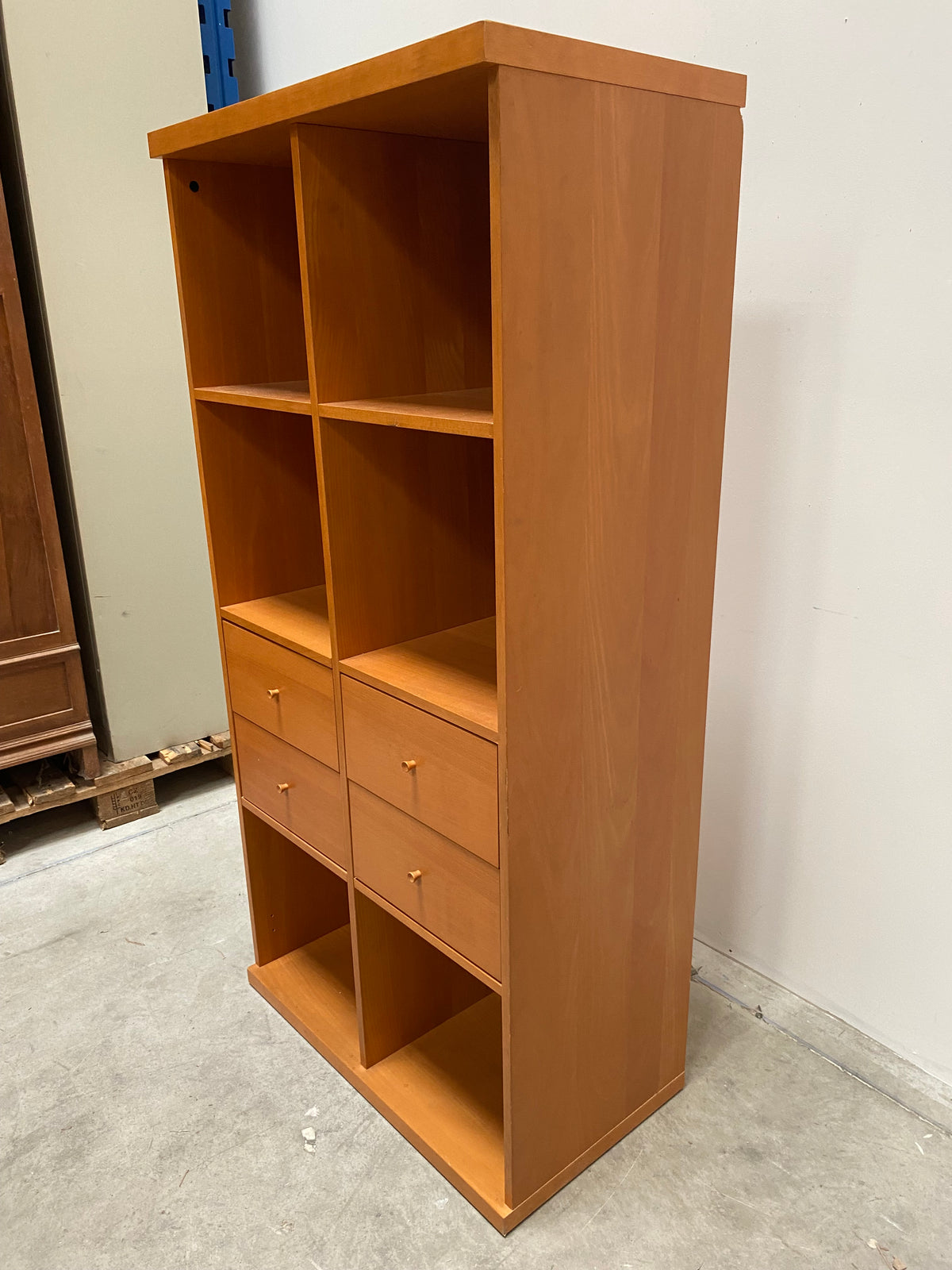 Bibliothèque à cases en bois à deux tiroirs (L 72 × P 40 × H 145 cm)