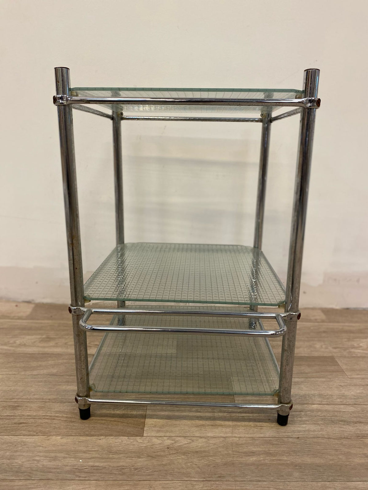 Desserte en métal chromé et verre (L 60 × P 45 × H 68 cm)