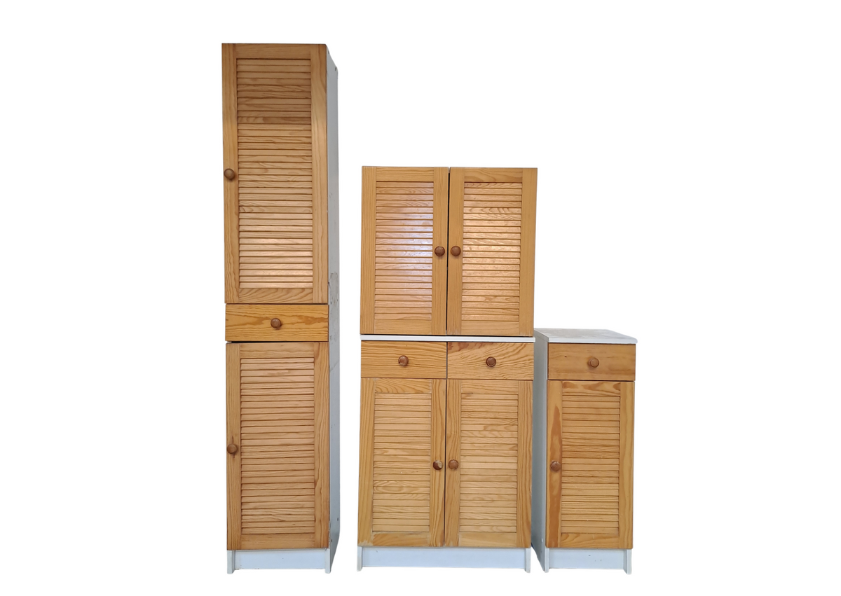 Ensemble de meubles de salle de bain en pin à persiennes