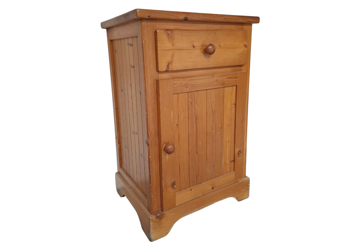 Confiturier en pin (L 55 × P 41,5 × H 84,2 cm)