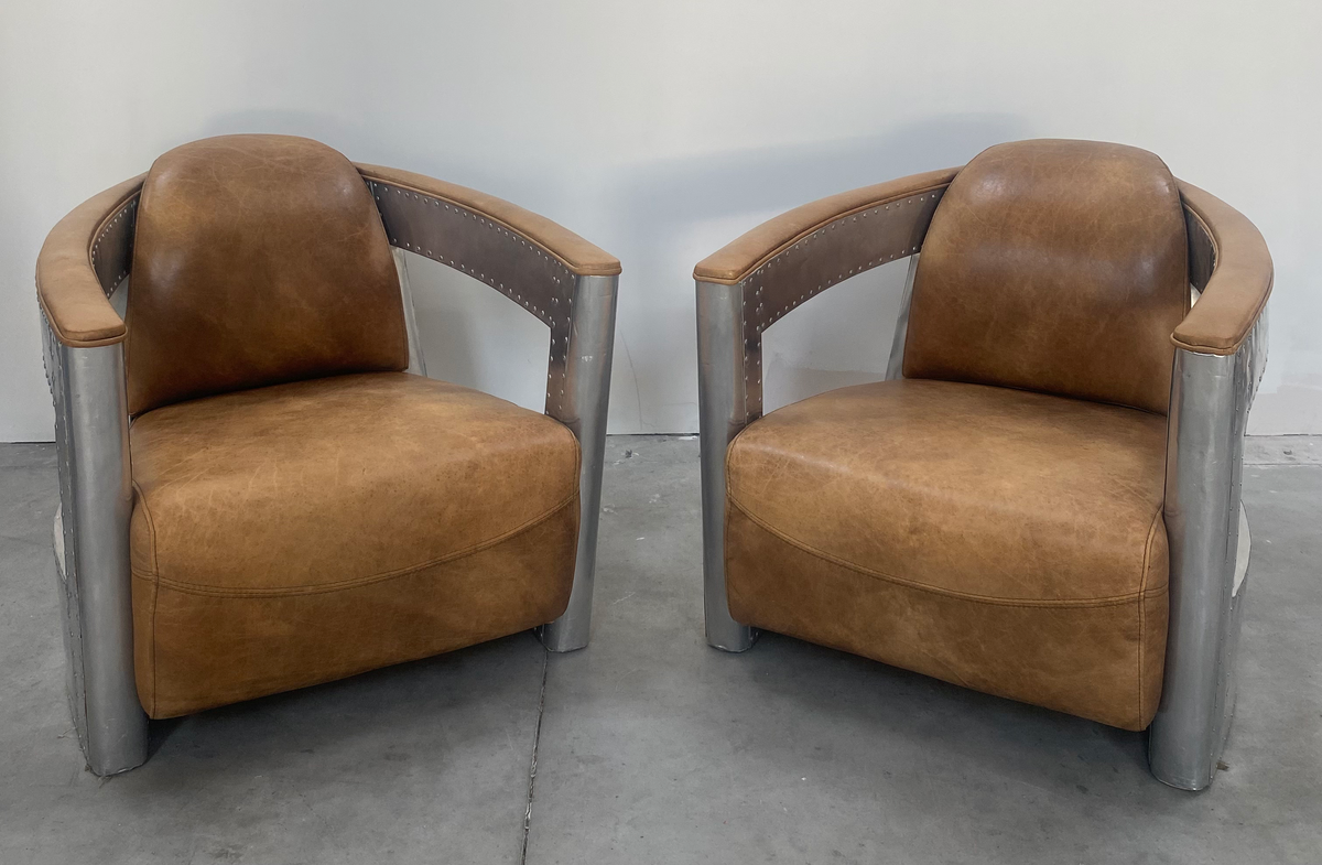 Fauteuil aviateur en cuir et aluminium (L 75 × P 90 × H 72 cm)