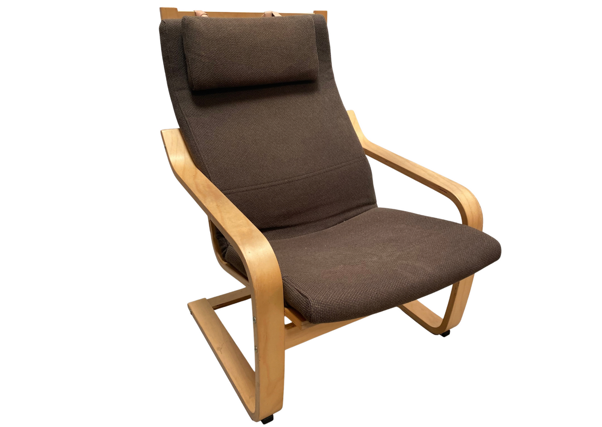 Fauteuil en bois courbé clair et coussin marron