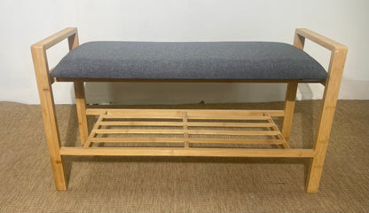 Banc à chaussures en bois clair, assise en tissu gris