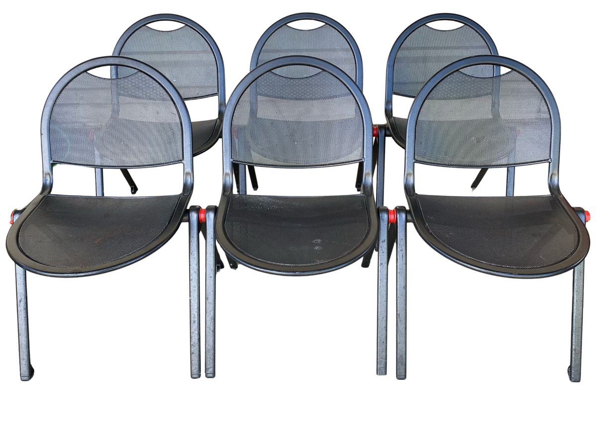 Lot de chaises d'accueil en métal à dossier ajouré gris