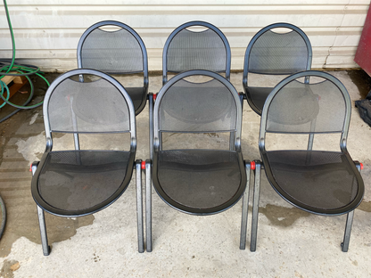 Lot de chaises d'accueil en métal à dossier ajouré gris