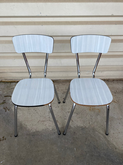 Paire de chaises de cuisine vintage grises