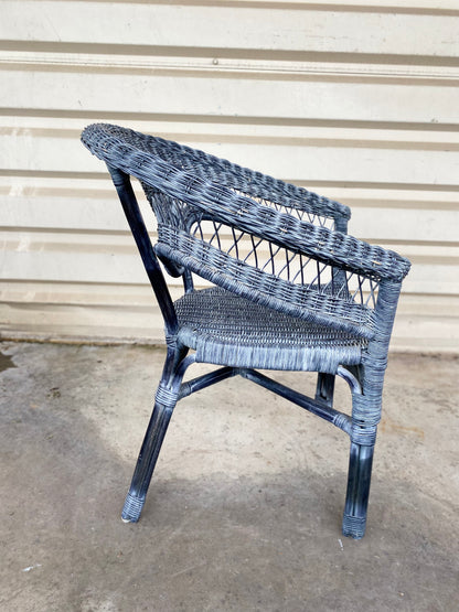 Fauteuil en rotin tressé gris bleu