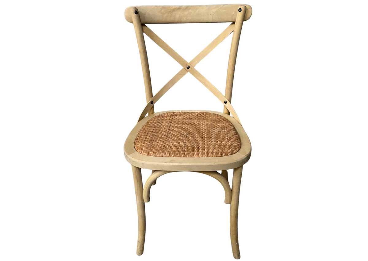 Chaise bistrot en bois blanchi à dossier croisé