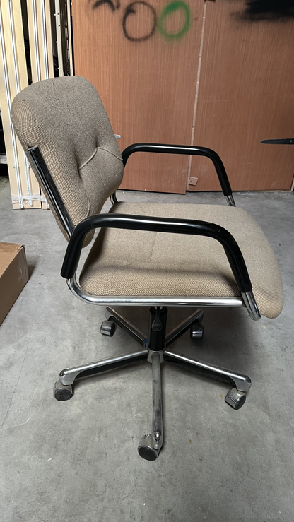 Chaise de bureau vintage à roulettes en tissu gris