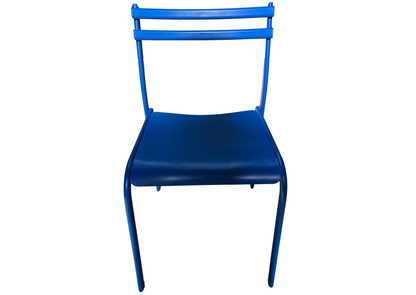 Chaise en métal bleu