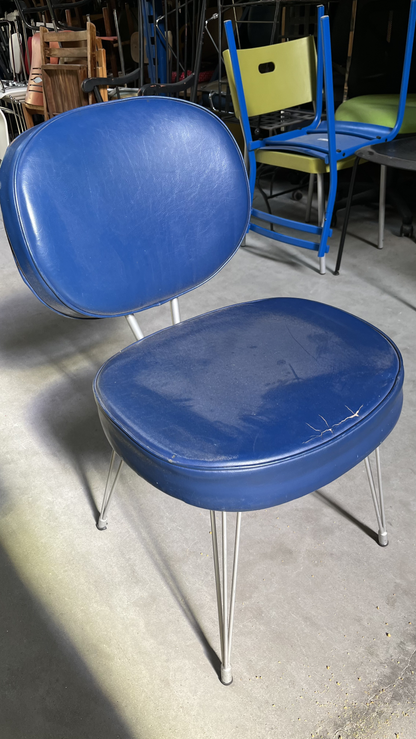 Chaise vintage à dossier rond en cuir bleu marine