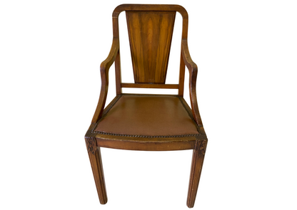 Fauteuil en bois à dossier éventail et assise en cuir