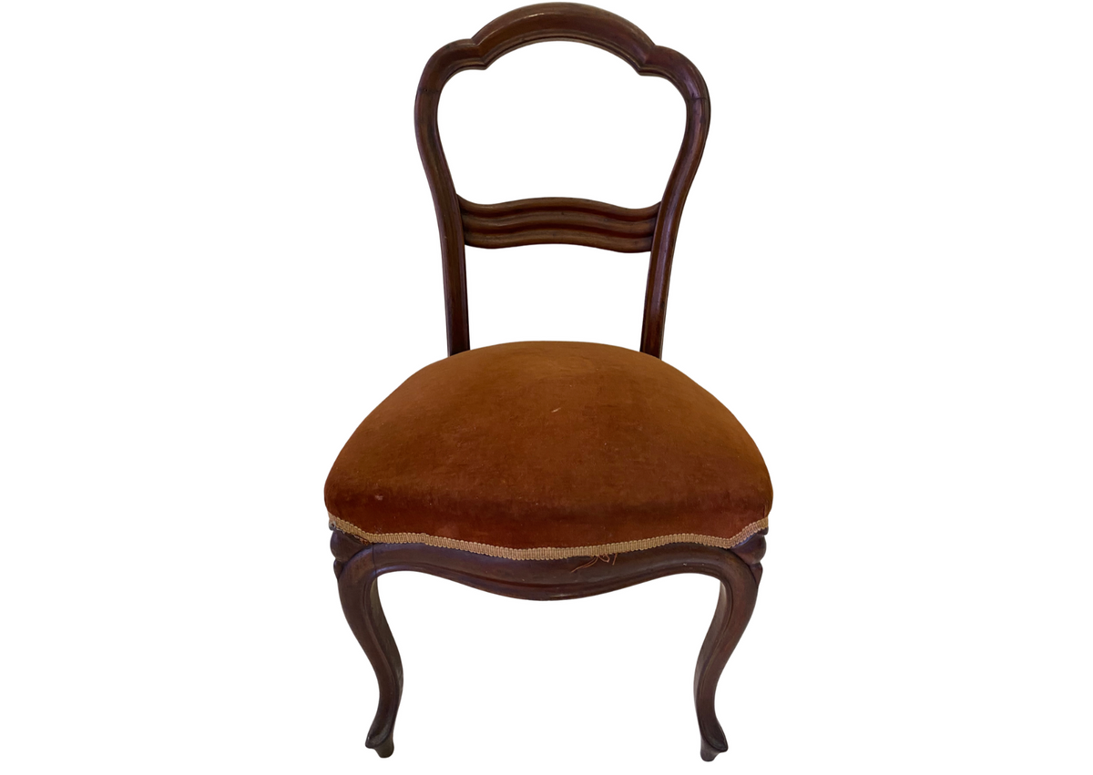 Chaise de style Louis-Philippe en bois et velours marron