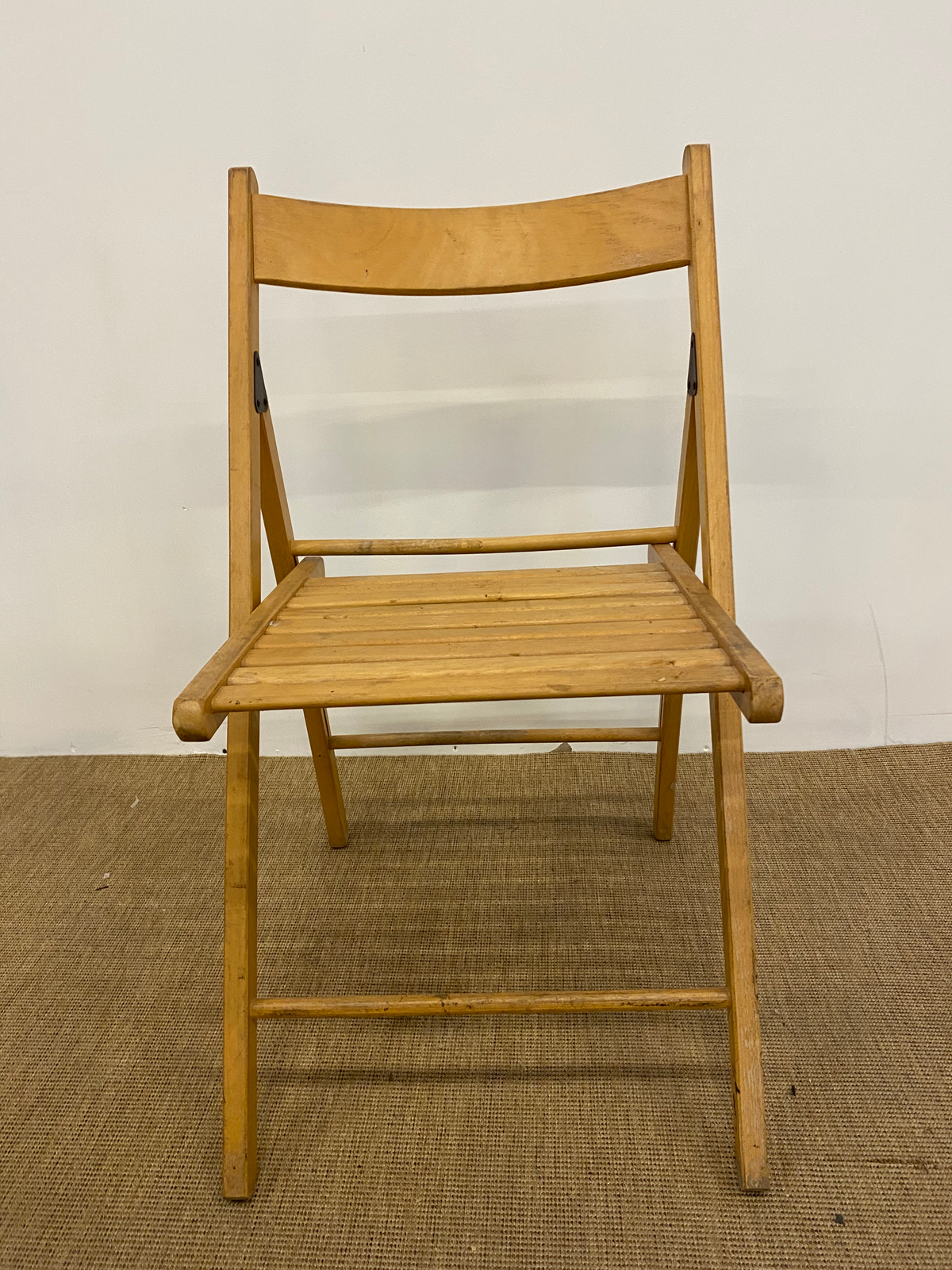 Chaise pliante en bois naturel