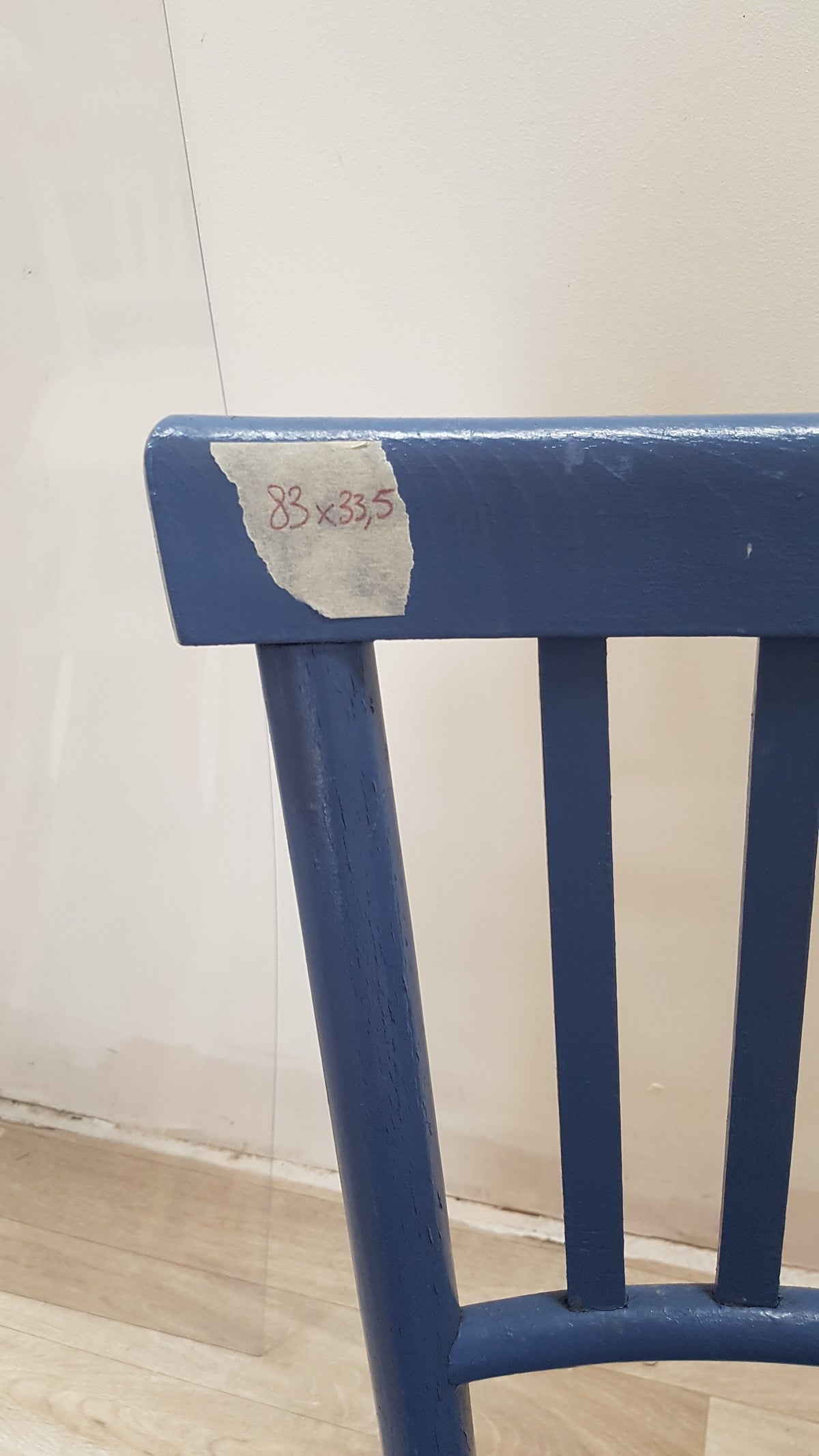 Chaise bistrot en bois peint bleu