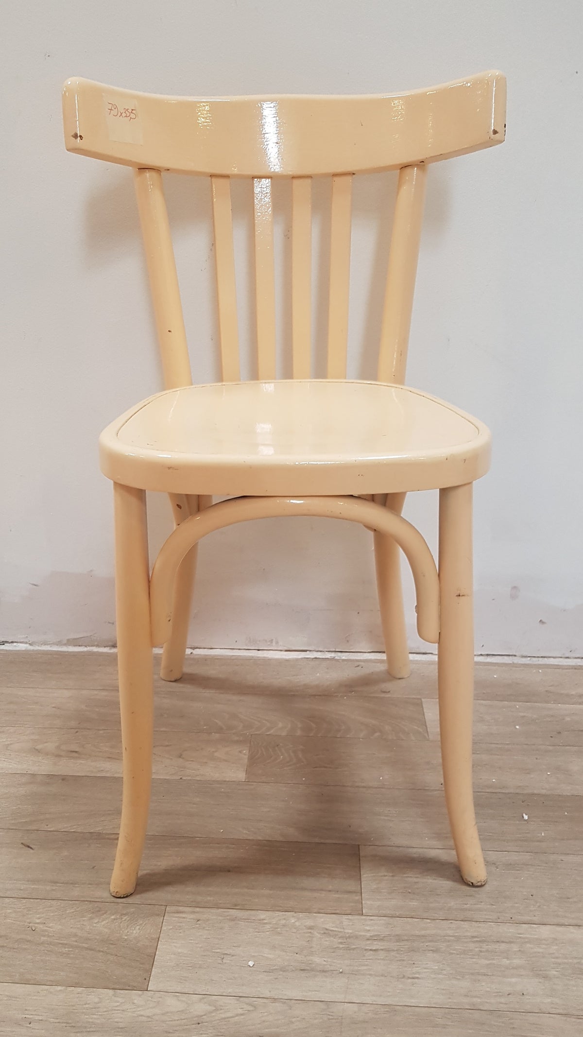 Chaise bistrot en bois courbé clair