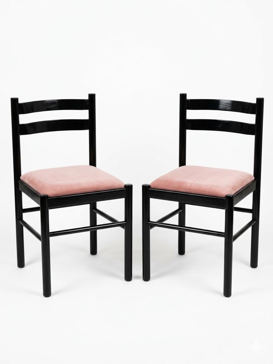 Paire de chaises en bois noir à assise en tissu rose