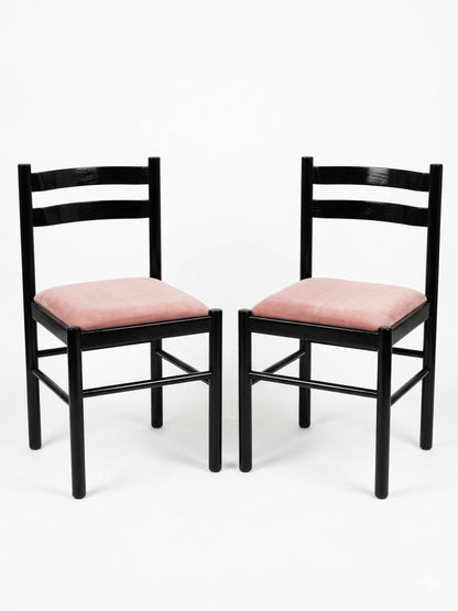 Paire de chaises en bois noir à assise en tissu rose