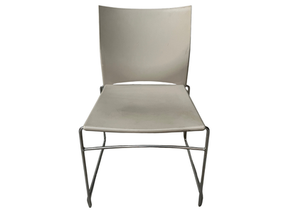 Chaise luge à coque beige sur piètement chromé