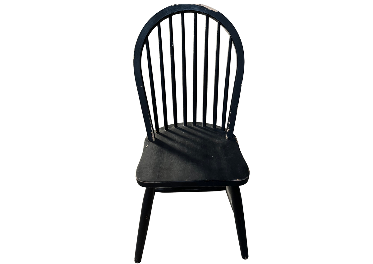 Chaise de style Windsor en bois noir à barreaux
