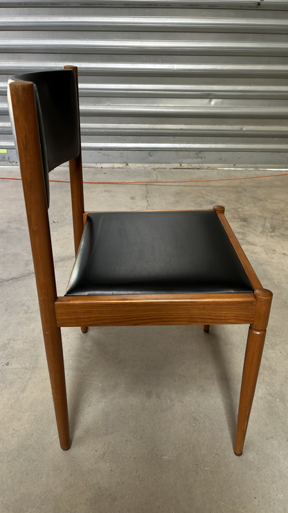 Chaise vintage en bois et cuir noir