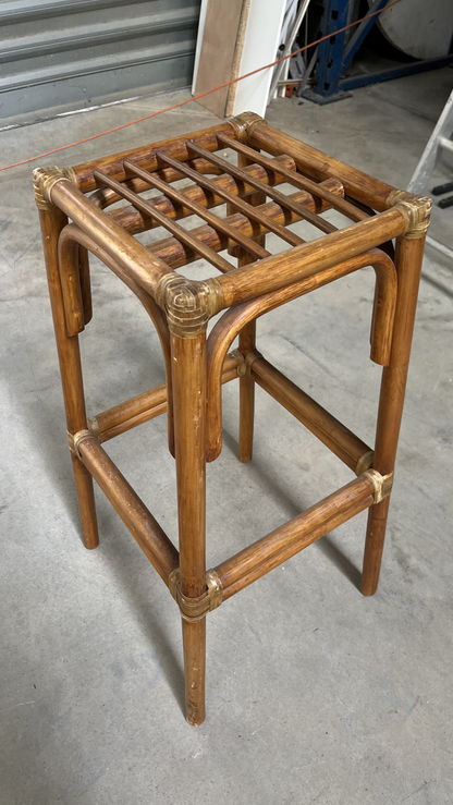 Tabouret de bar en rotin à assise tressée