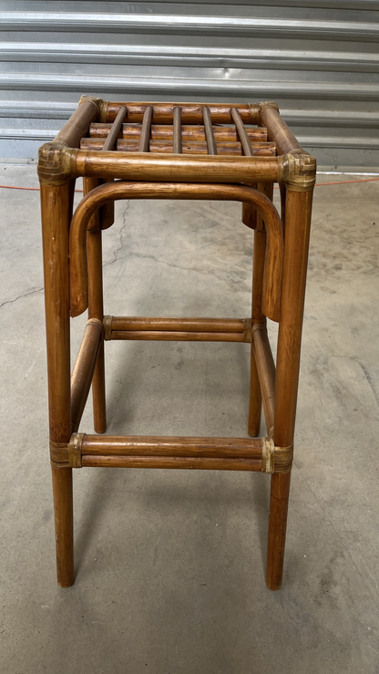 Tabouret de bar en rotin à assise tressée