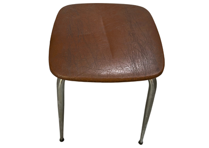 Paire de tabourets à assise carrée marron sur pieds chromés