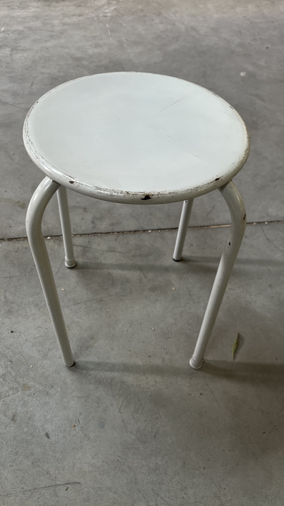 Paire de tabourets à assise ronde blanche
