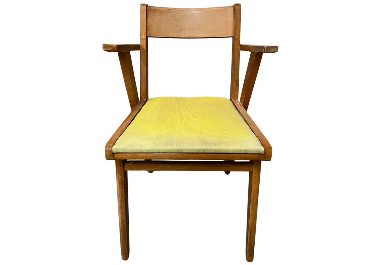 Fauteuil vintage en bois à assise jaune