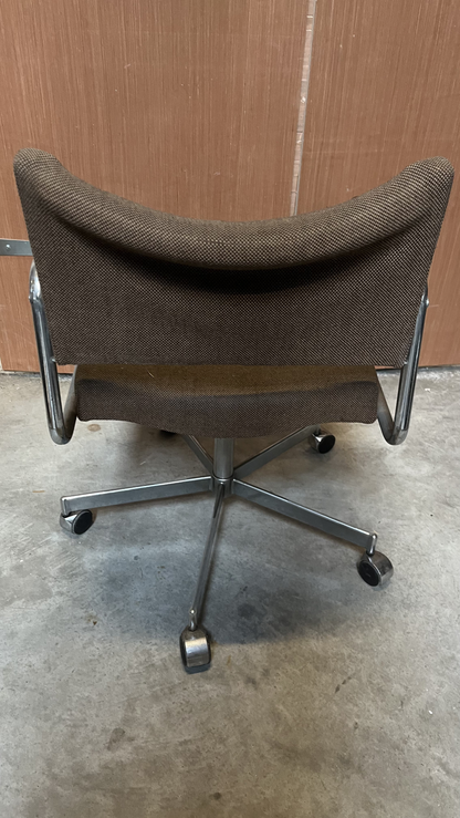 Chaise de bureau vintage à roulettes en tissu marron clair