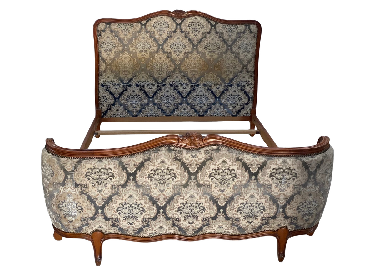 Lit corbeille en tissu damassé bleu et blanc (140 × 190 cm)