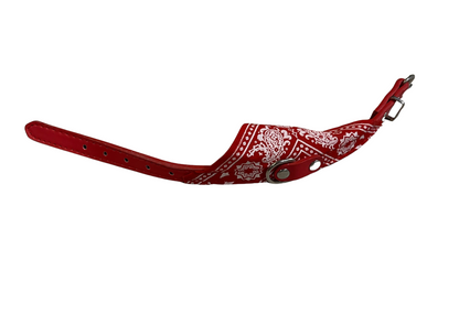 Collier rouge à motif bandana
