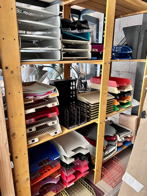 Corbeille à courrier ou trieur de bureau (modèles variés)