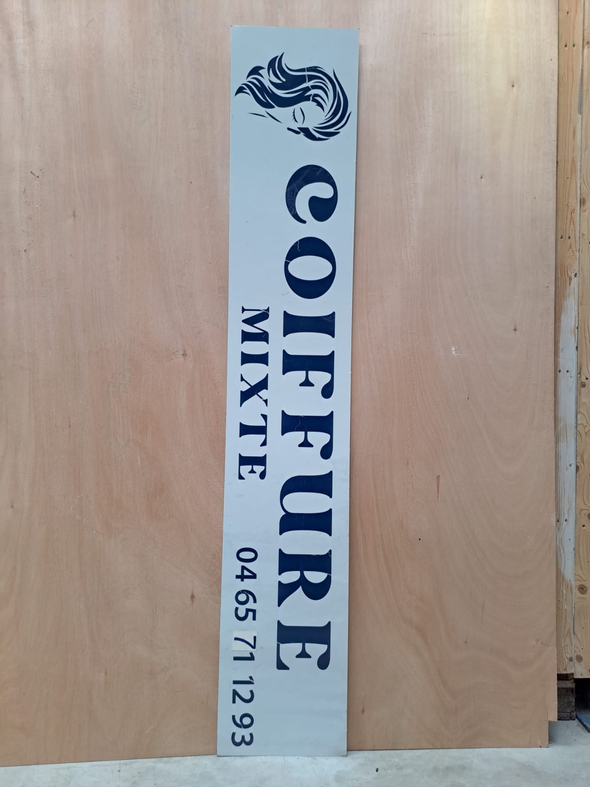 Panneau Coiffure mixte blanc à lettres bleu marine (L 191 × H 34 cm)