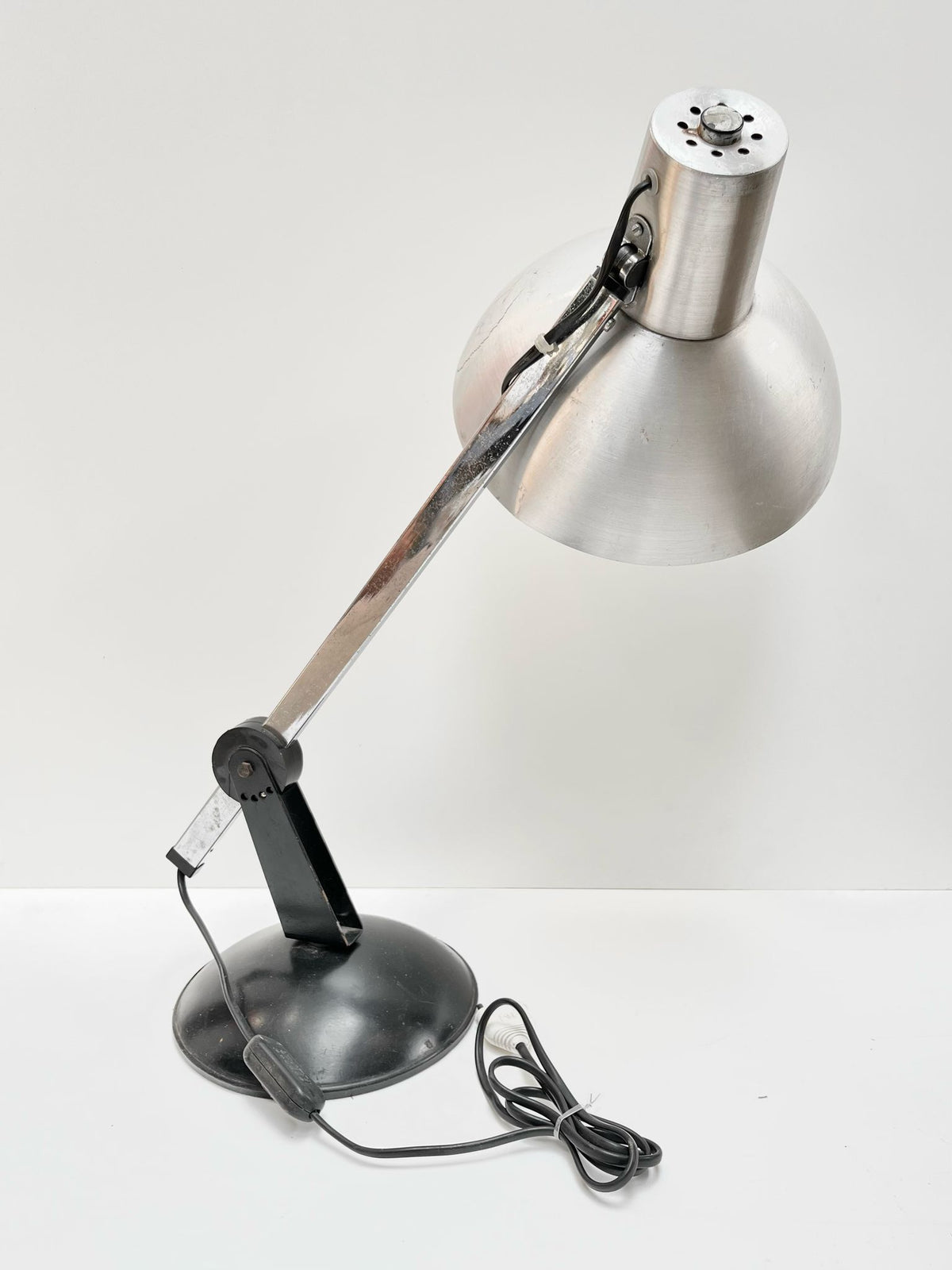 Lampe de bureau grise