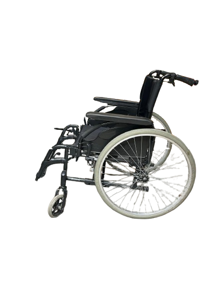 Fauteuil roulant noir