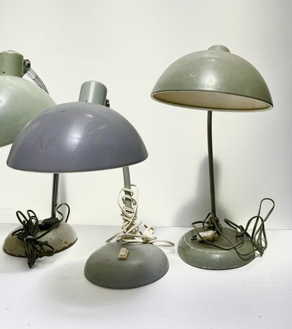 Lampes de bureau vertes et bleue