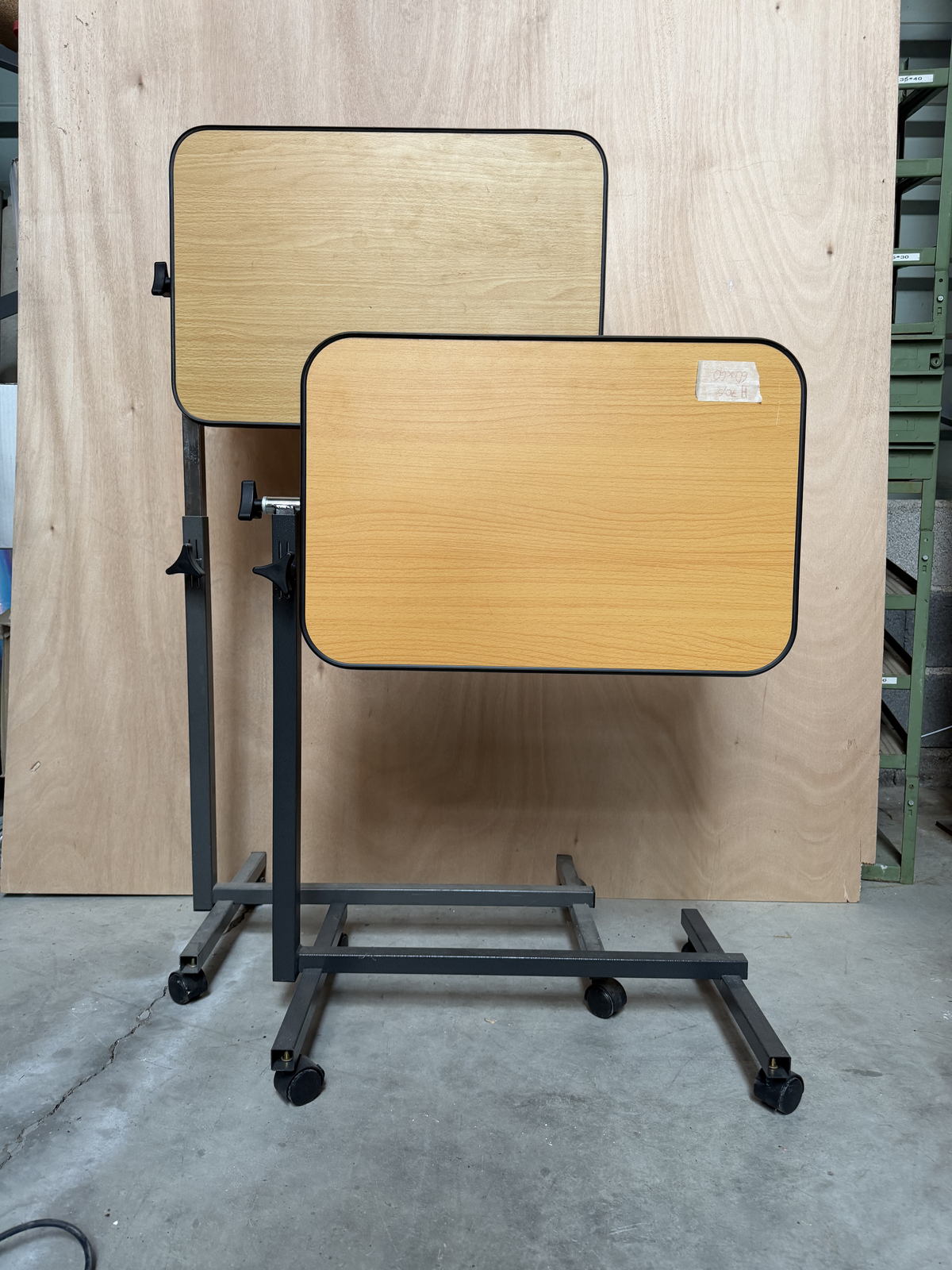 Tablette à roulettes - bois
