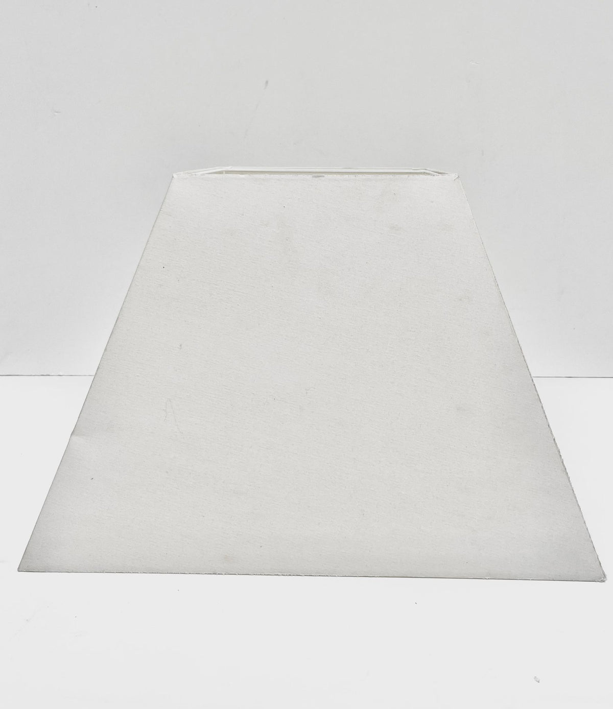 Abat-jour blanc triangle