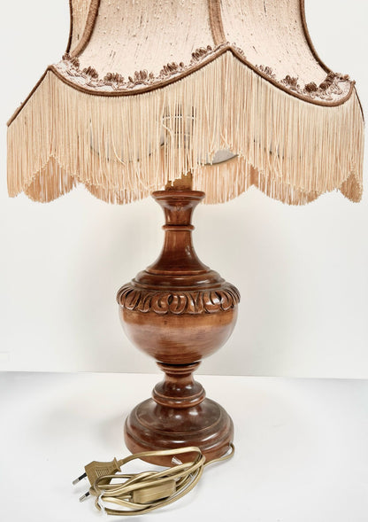 Lampe en bois marron et beige