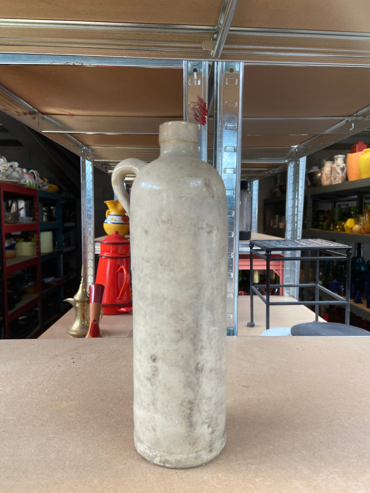 Vase terre cuite émaille beige avec anse