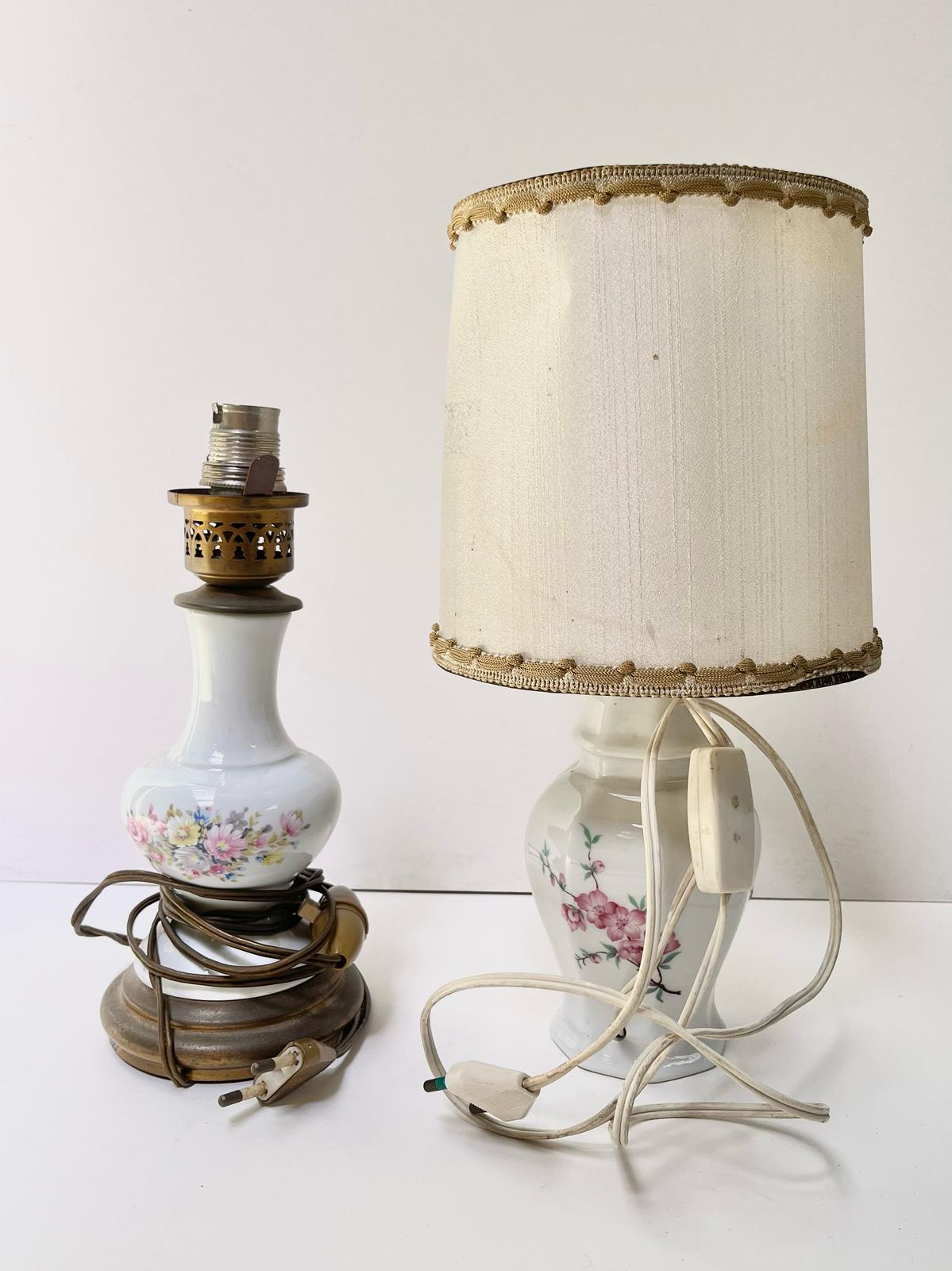 Pied de lampe en céramique blanc fleurie