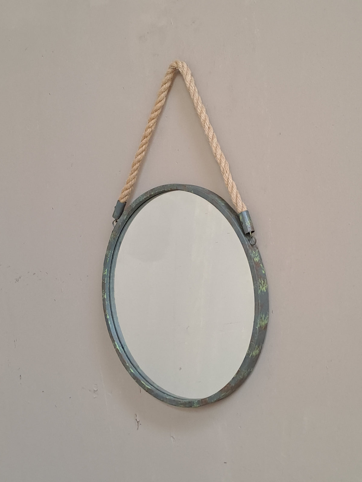 Miroir marin rond avec cadre en métal et corde