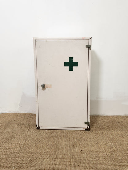 Petite armoire médical