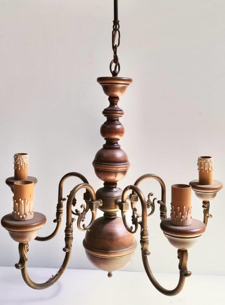 Lustre ancien en bois