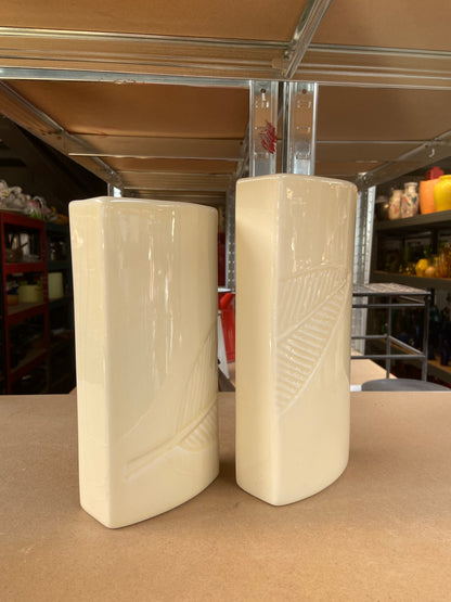 Vase céramique beige motif feuille