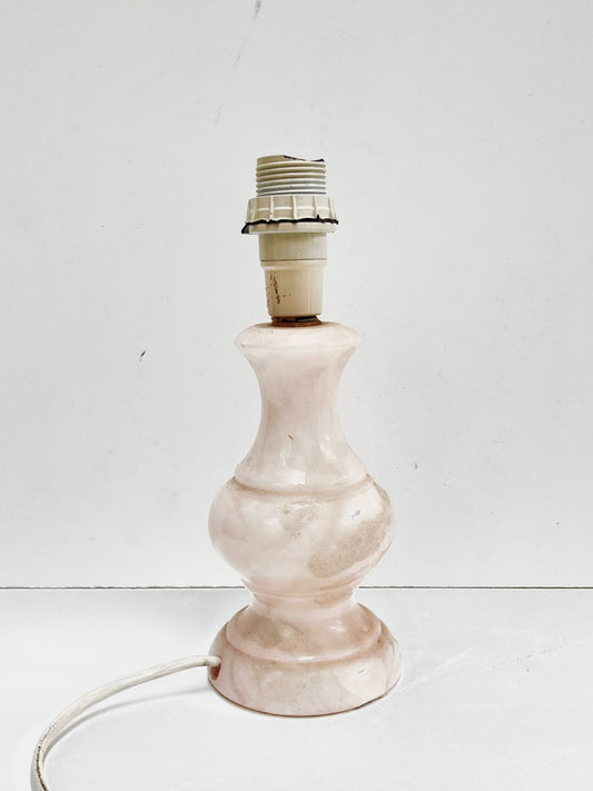 Pied de lampe en marbre rose